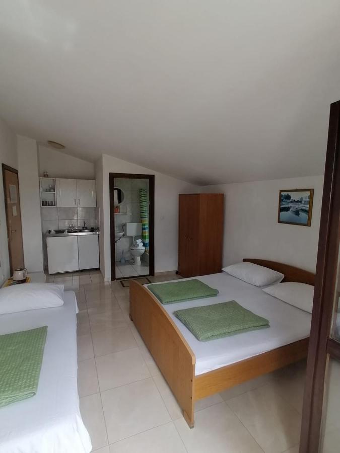 Studio Apartmani Marinella Baška Voda Exteriör bild