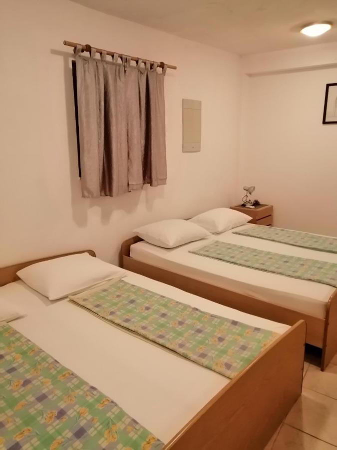 Studio Apartmani Marinella Baška Voda Rum bild